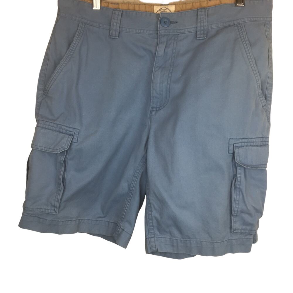 St. Johns Bay Blue Cargo Shorts  Men's Size 36